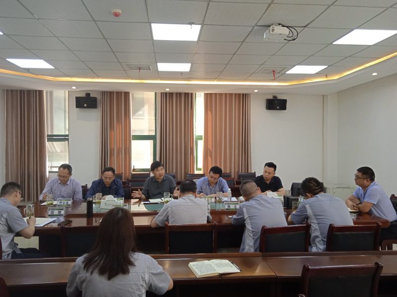 集團(tuán)黨委書記、董事長趙震海一行到能礦錳業(yè)調(diào)研
